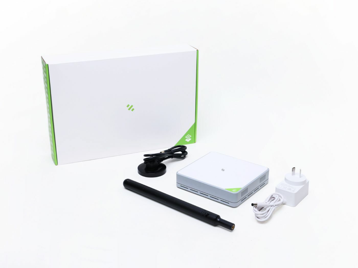 SenseCAP M2 Multi-Platform LoRaWAN Indoor Gateway(SX1302-4G) – AU915 connected hardware additional product view