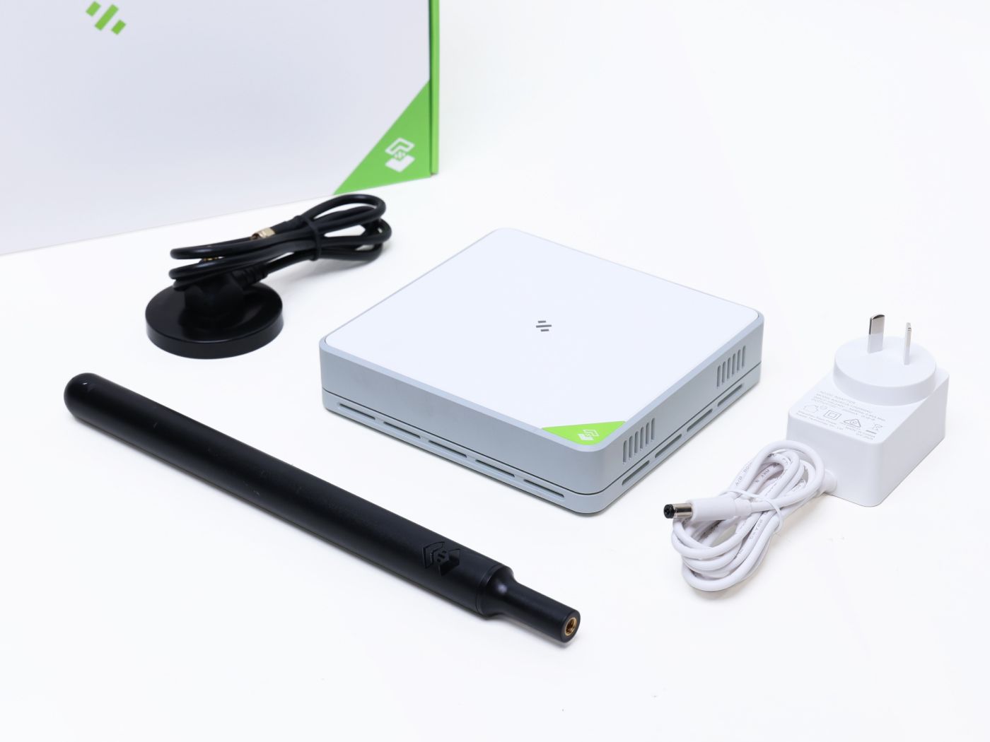 SenseCAP Multi-Platform LoRaWAN Indoor Gateway(SX1302) – AU915 connected hardware additional product view